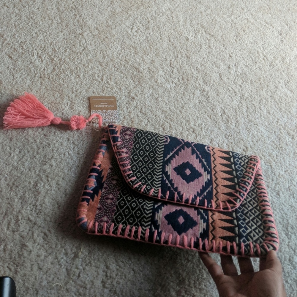 Cynthia Rowley woven clutch 😍